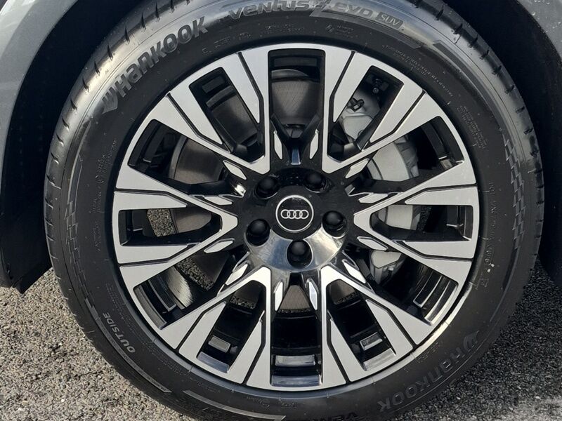 More views of Audi Q7