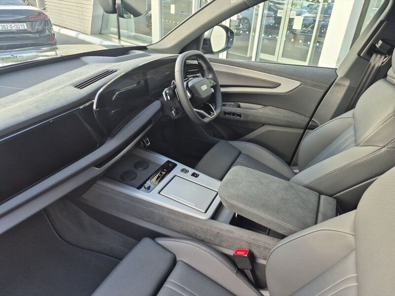 More views of Audi Q7