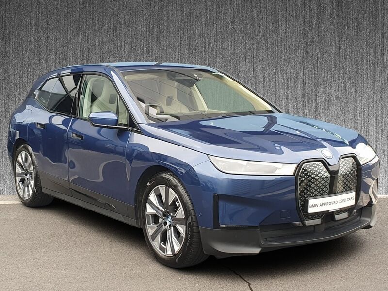 More views of BMW iX
