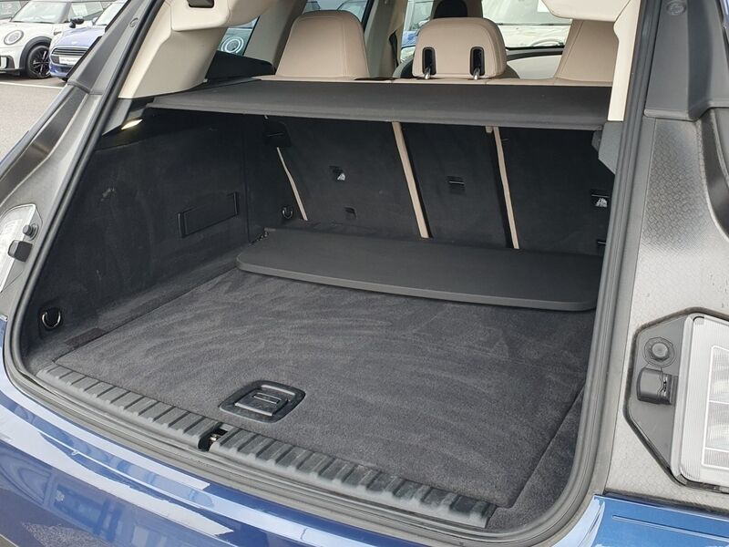More views of BMW iX
