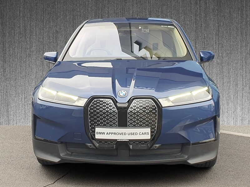 More views of BMW iX