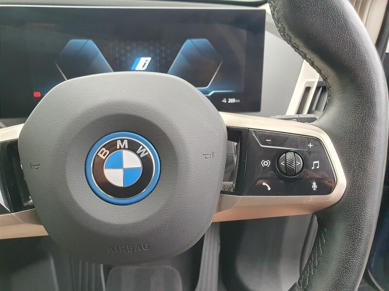 More views of BMW iX