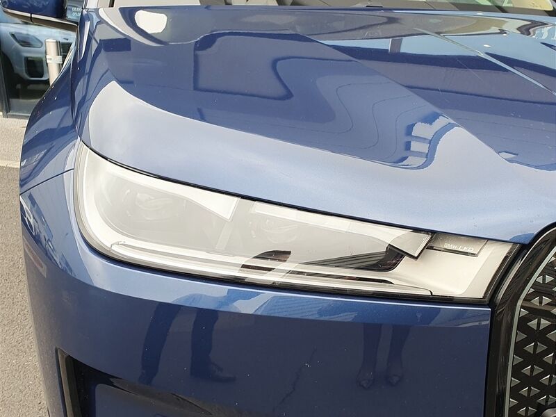More views of BMW iX