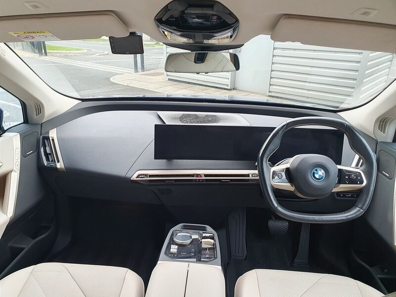 More views of BMW iX