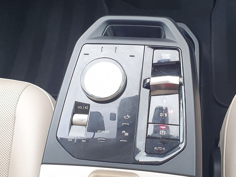 More views of BMW iX