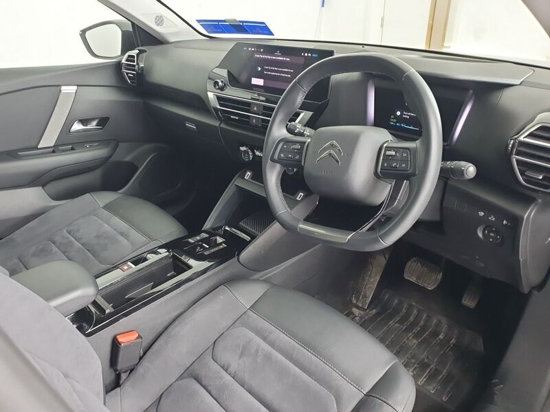 More views of Citroen e-C4 X