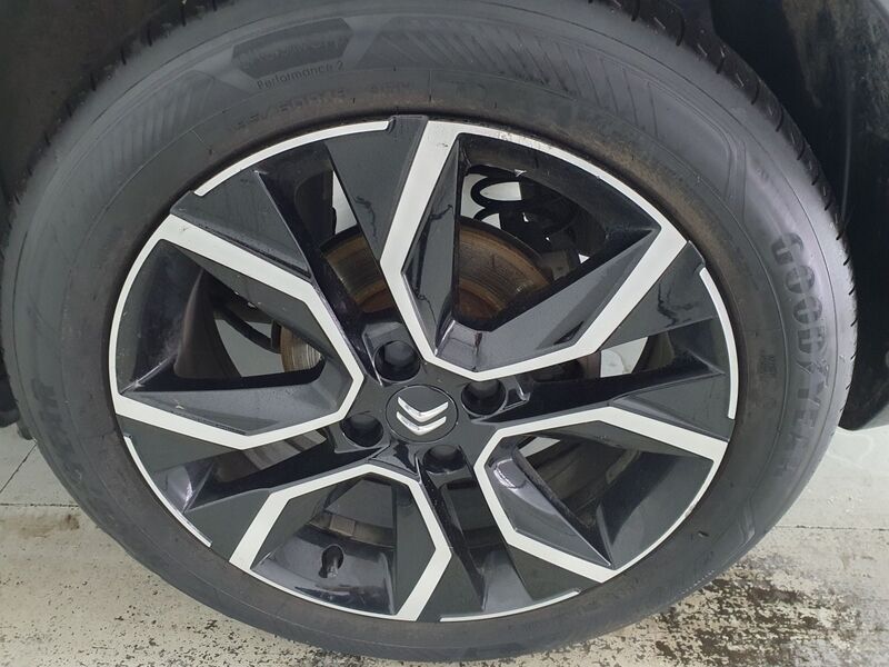 More views of Citroen e-C4 X