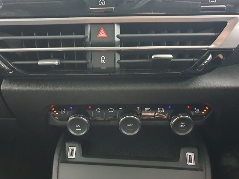 More views of Citroen e-C4 X