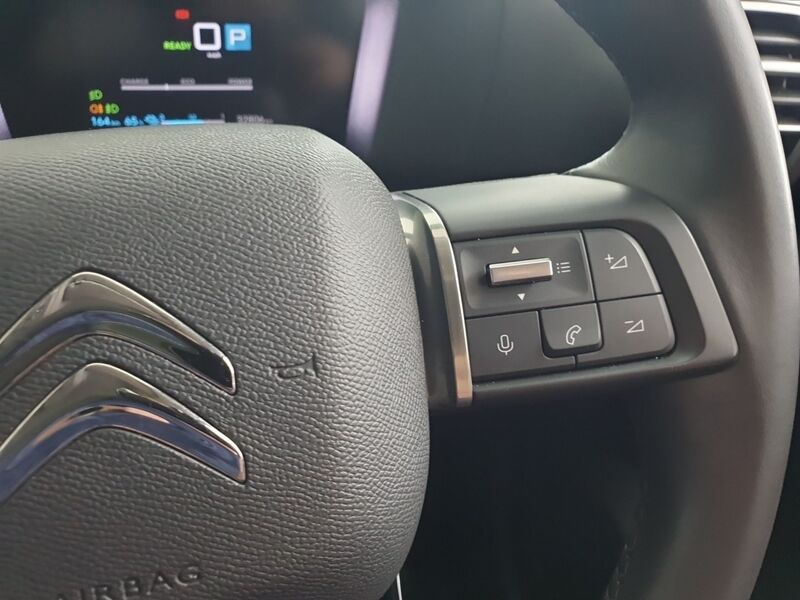 More views of Citroen e-C4 X