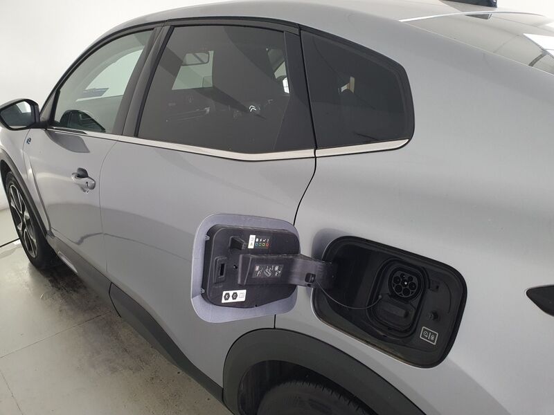More views of Citroen e-C4 X