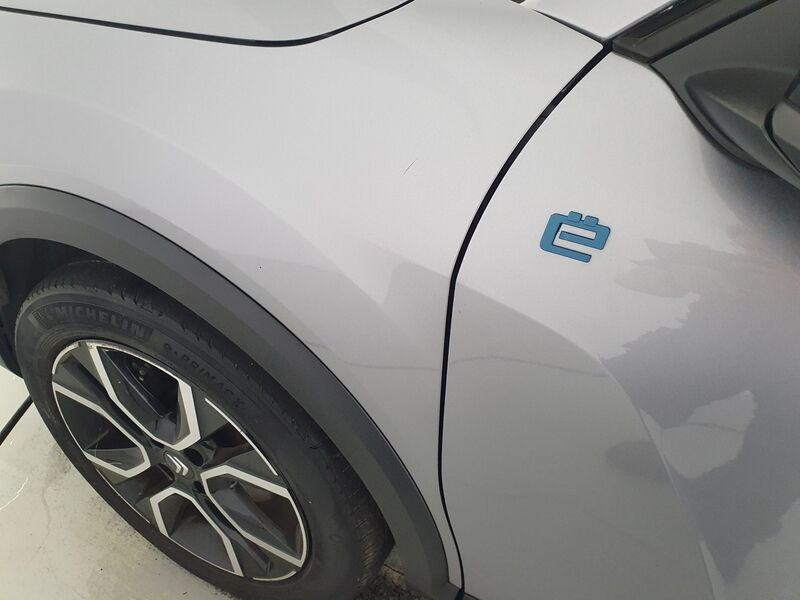 More views of Citroen e-C4 X