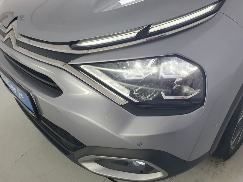 More views of Citroen e-C4 X