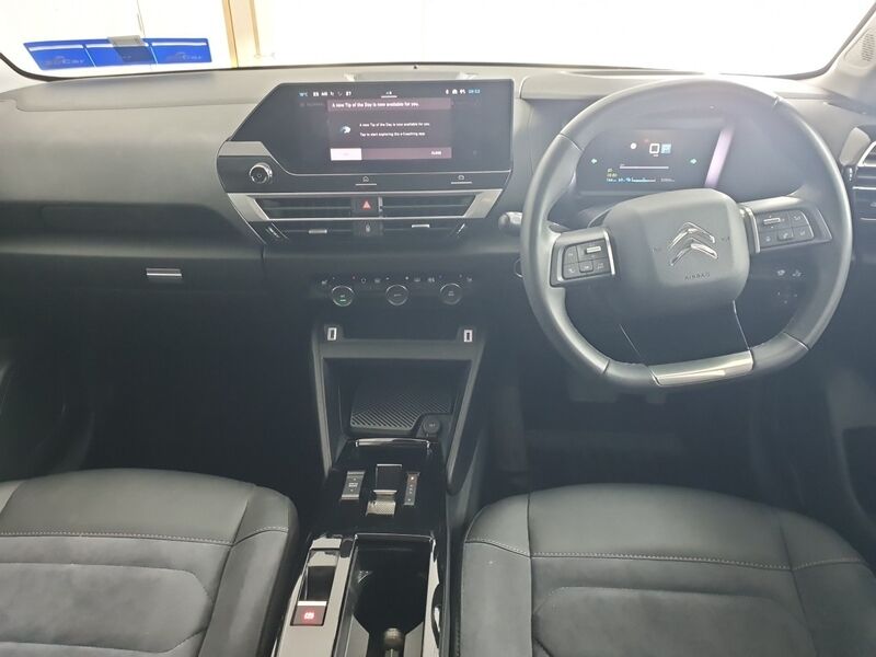 More views of Citroen e-C4 X