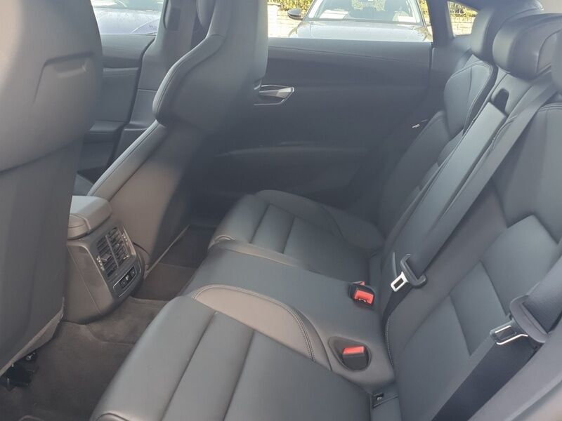 More views of Audi e-tron GT quattro