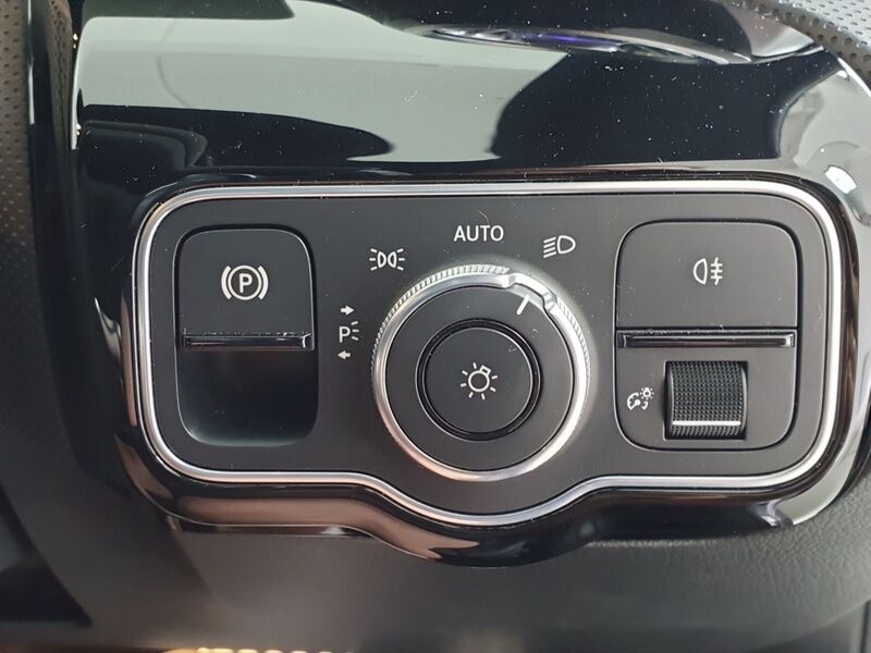 More views of Mercedes-Benz CLA