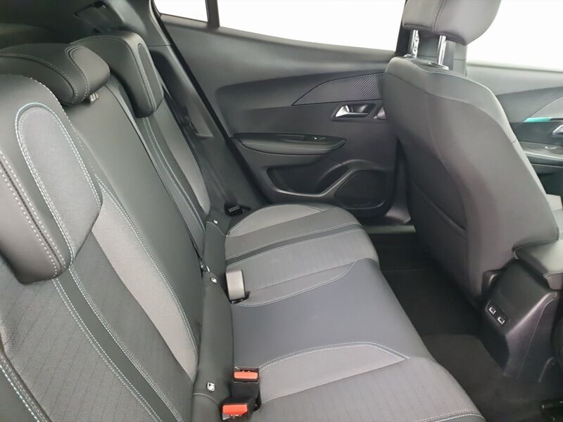 More views of Peugeot 2008