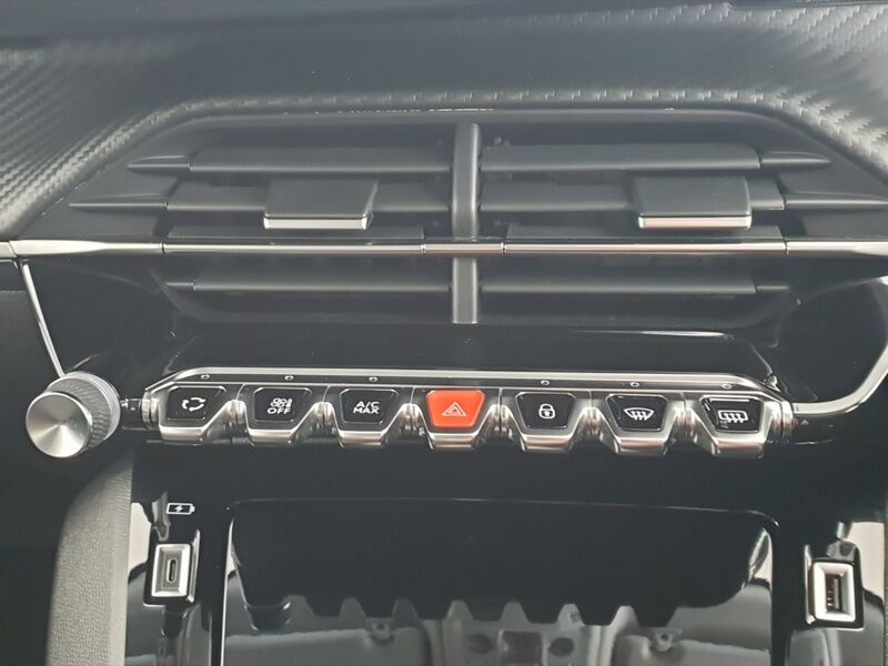 More views of Peugeot 2008