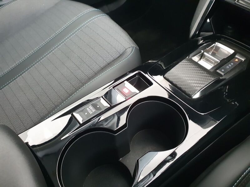 More views of Peugeot 2008