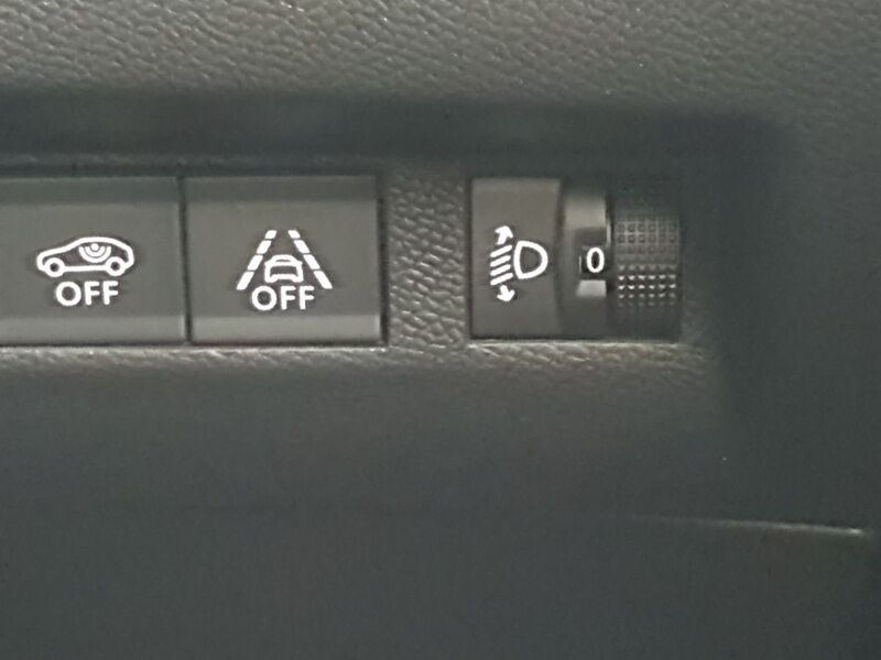 More views of Peugeot 2008