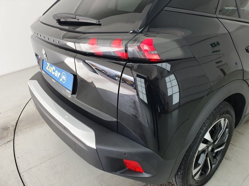 More views of Peugeot 2008