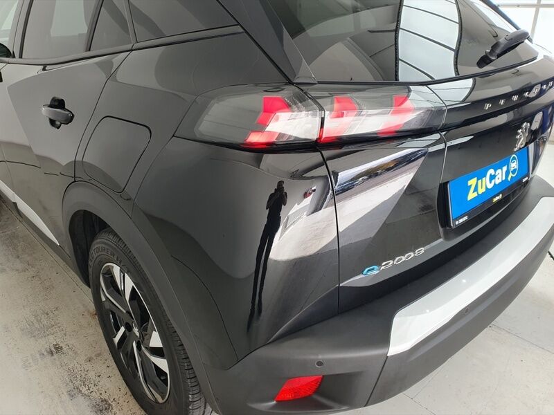 More views of Peugeot 2008