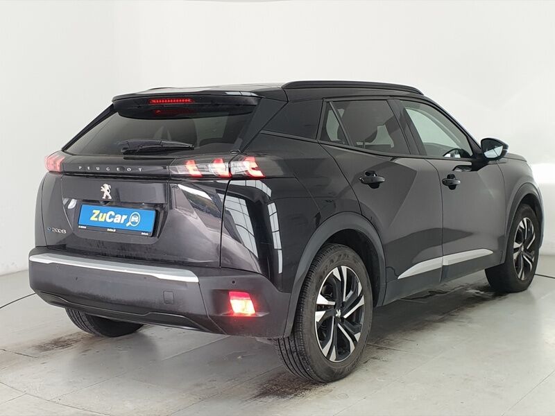 More views of Peugeot 2008