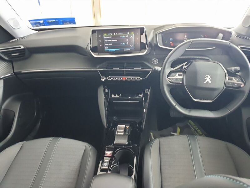 More views of Peugeot 2008