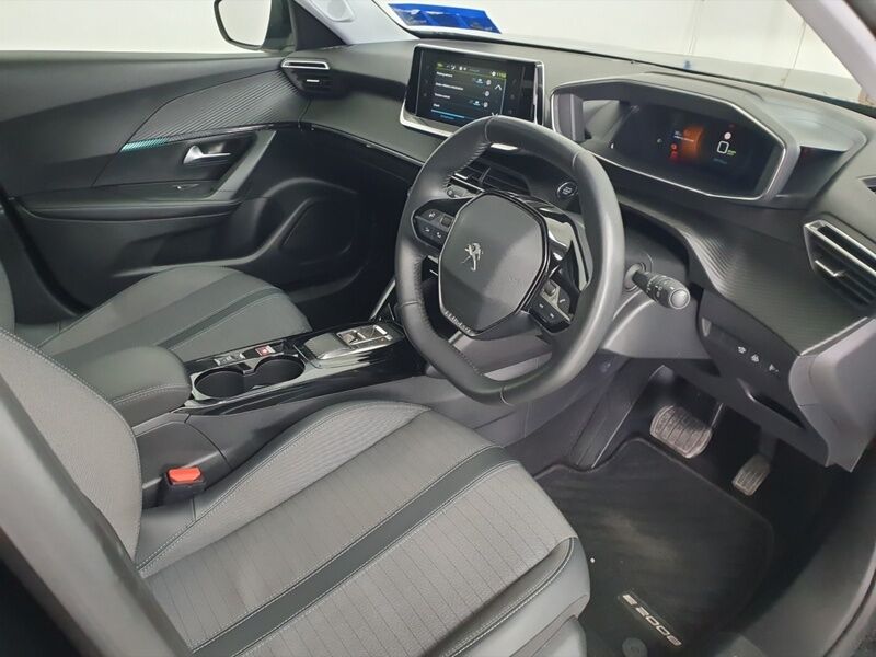 More views of Peugeot 2008