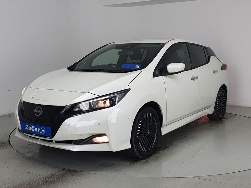 More views of Nissan Leaf