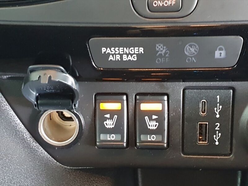 More views of Nissan Leaf
