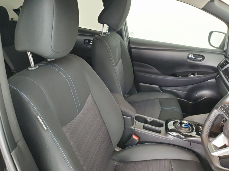 More views of Nissan Leaf