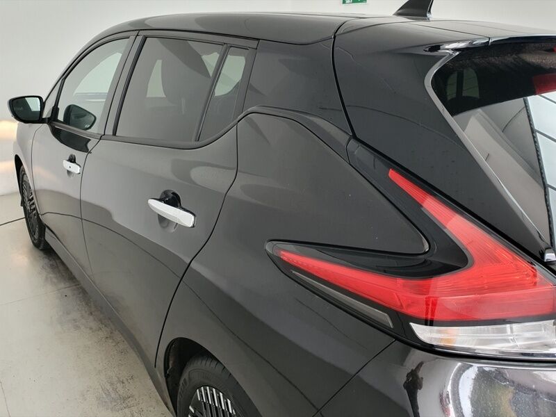 More views of Nissan Leaf