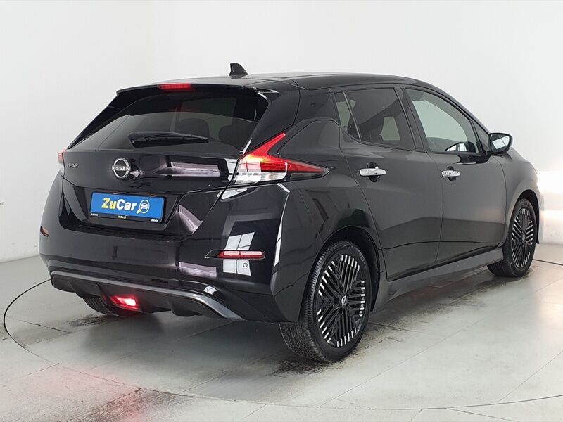 More views of Nissan Leaf