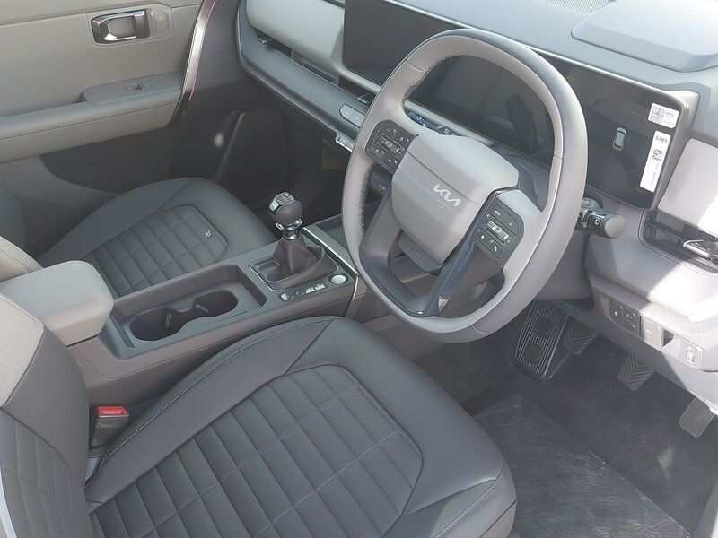More views of Kia Seltos