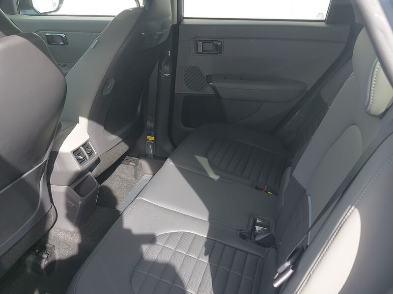 More views of Kia Seltos