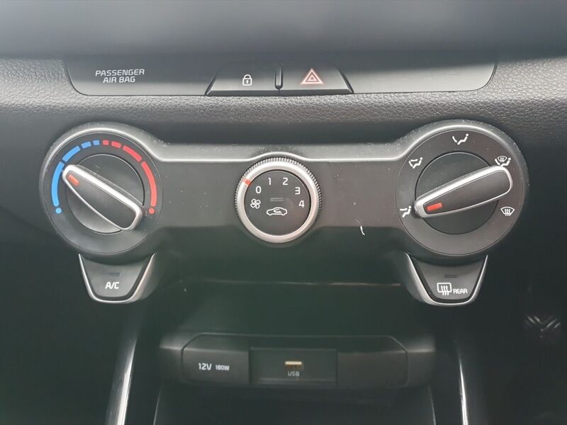 More views of Kia Stonic