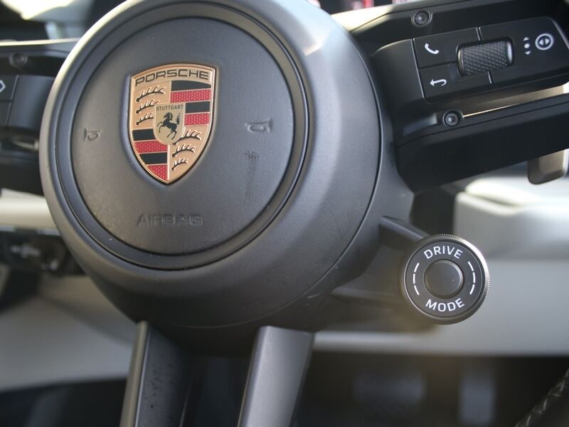 More views of Porsche Cayenne