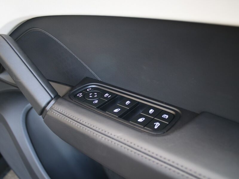 More views of Porsche Cayenne