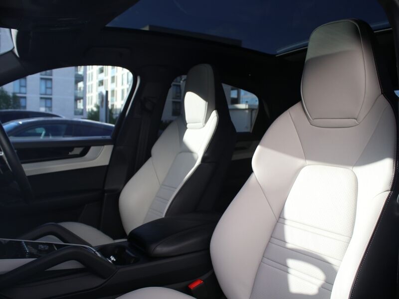 More views of Porsche Cayenne