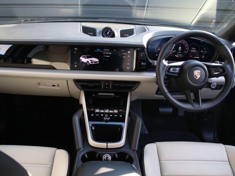 More views of Porsche Cayenne