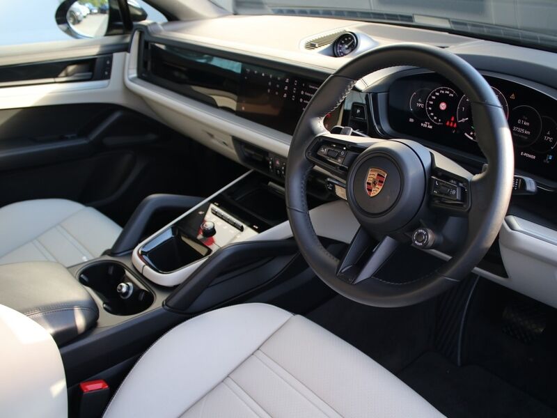 More views of Porsche Cayenne
