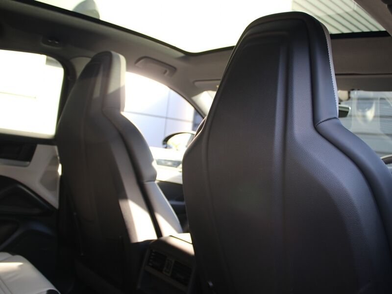 More views of Porsche Cayenne