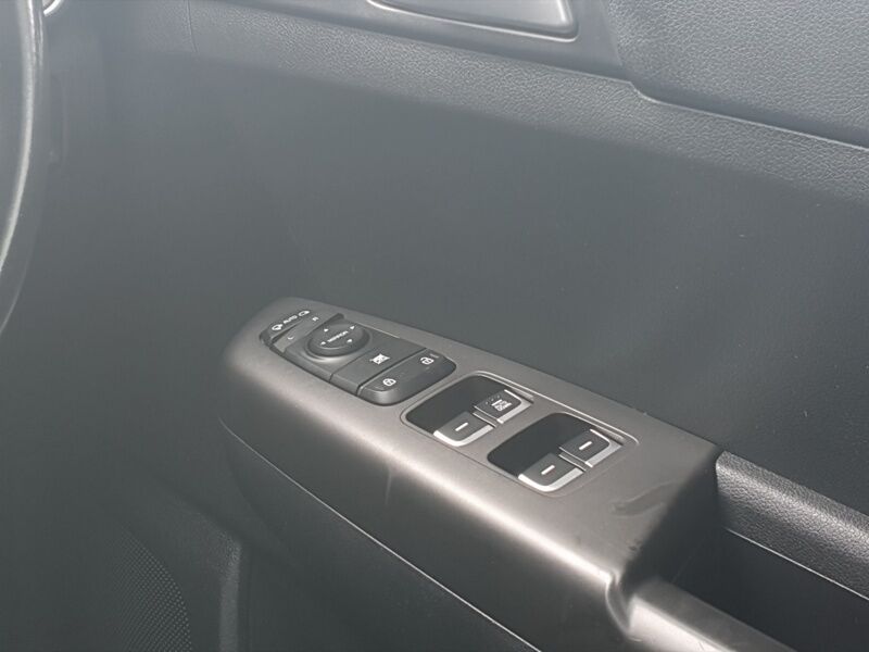 More views of Kia Sportage