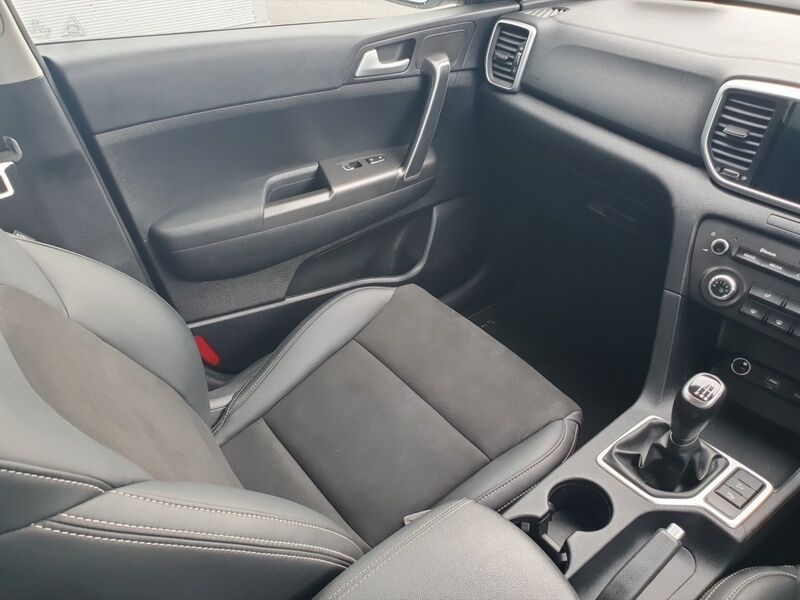 More views of Kia Sportage