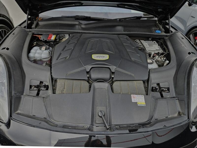 More views of Porsche Cayenne
