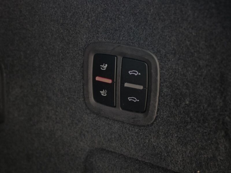 More views of Porsche Cayenne