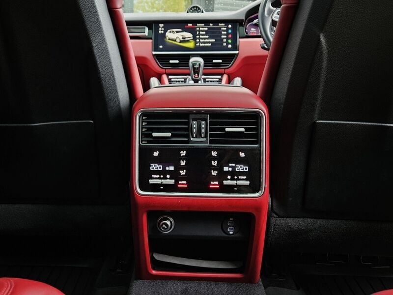More views of Porsche Cayenne