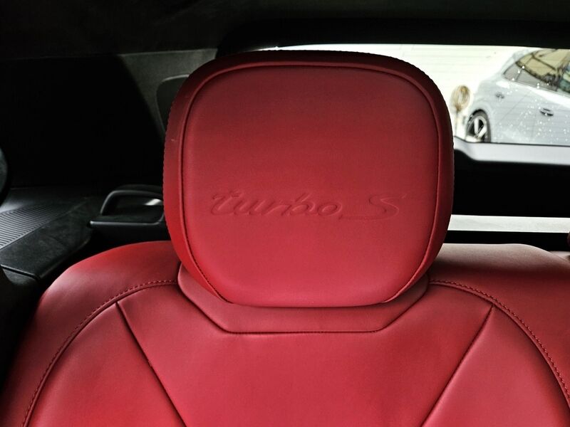 More views of Porsche Cayenne