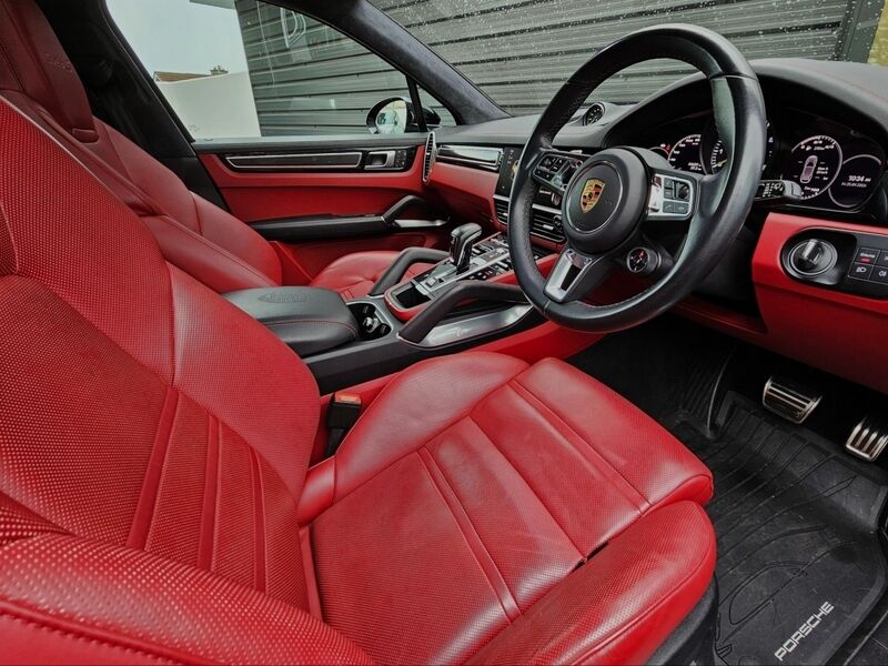 More views of Porsche Cayenne