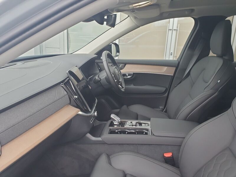 More views of Volvo XC90